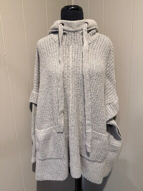 B38 Roan & Ryan Women’s Small Light Gray Hooded Knit Sweater with Pockets